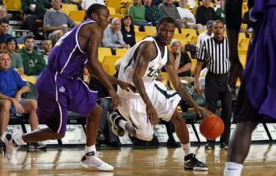 Mike Mercer Reinstated to Men's Basketball Team