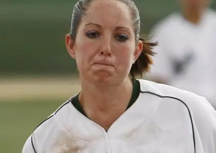 USF Softball Stings Yellow Jackets