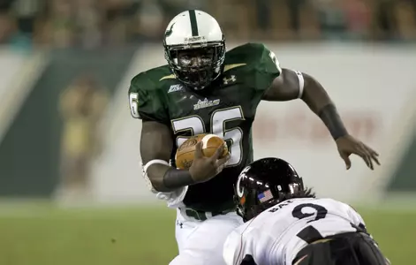 USF Falls in Top-25 Matchup, 34-17
