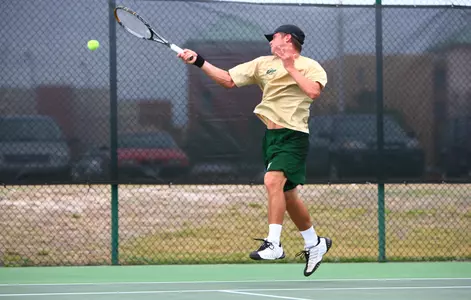 Bulls Roll UCF, 6-1
