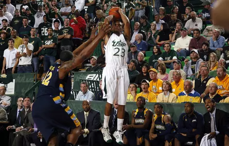 Bulls Shock No. 8 Marquette, 57-56
