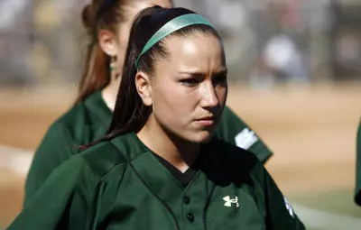 Britta Giddens' Grand Slam Blasts Bulls Past UNF