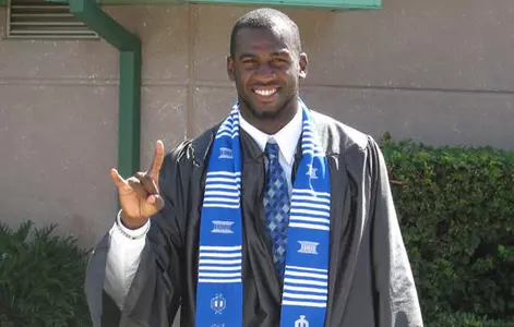 George Selvie a Candidate for Lowe's Senior Class Award