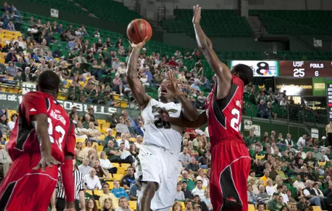 Jones Expresses Interest in Entering NBA Draft