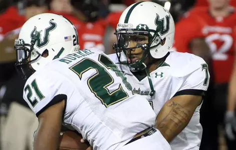 Daniels' Four TDs Leads Bulls Over Cincinnati