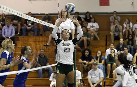 Bulls Handle the Heat in Five-Set Thriller