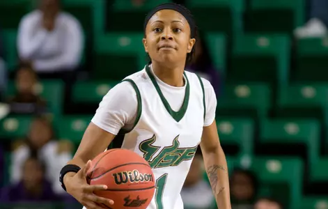 Wynne, Saunders Use Big Second Half in 77-62 Win