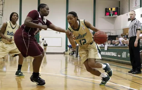 Smith Ties Season High With 18 Points in Loss