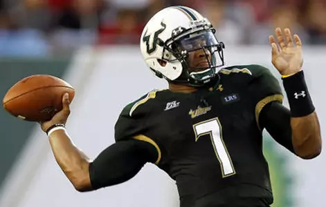Bulls Honor Selmon in Style With 37-7 Win