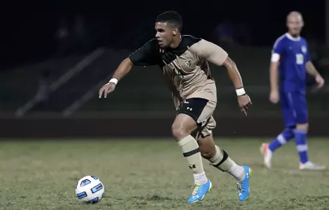 Bulls Snap Mountaineers' Long Home Streak
