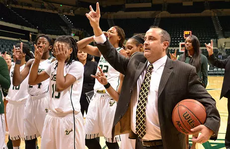 Bulls Hire Desma Thomas Bateast