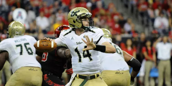 Taggart Names White Starting QB at Team Meeting