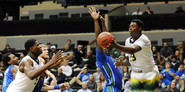 Bulls Host No. 18 Memphis in American Opener