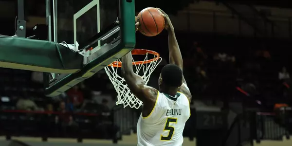 Bulls Falter Down Stretch, Lose 66-65