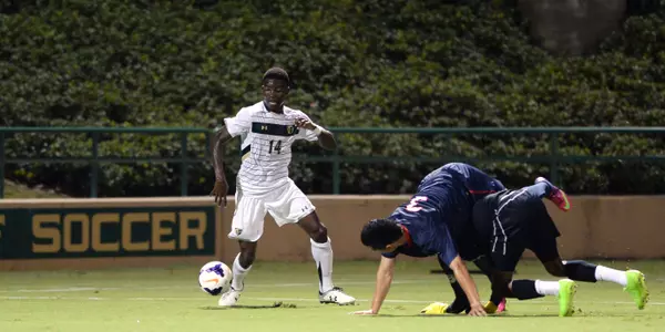 Bulls Tie No. 22 Huskies in American Opener