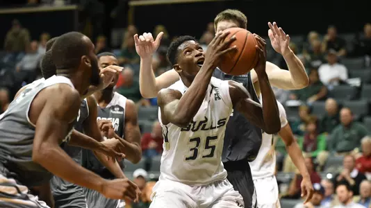 Comeback Falls Short in Loss to Eagles