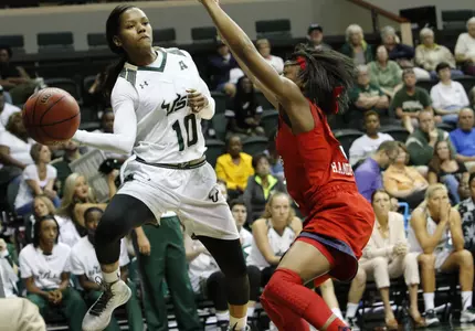 Williams Passes 1,000-Point Mark Against St. John's