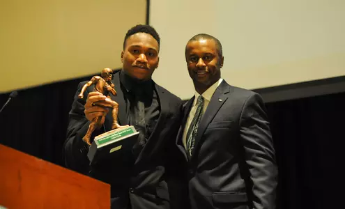 Davis Named MVP At USF Football Banquet