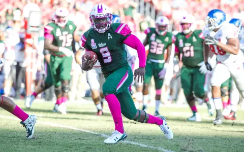 Flowers' Record Day Leads Bulls Past SMU