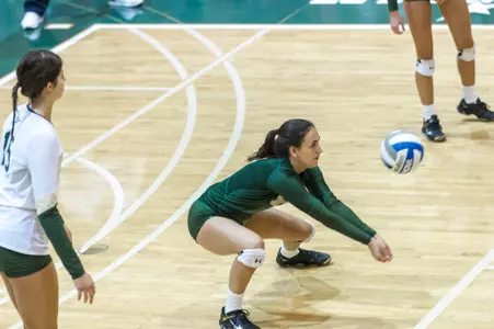 USF Volleyball Drops Road Match at Temple