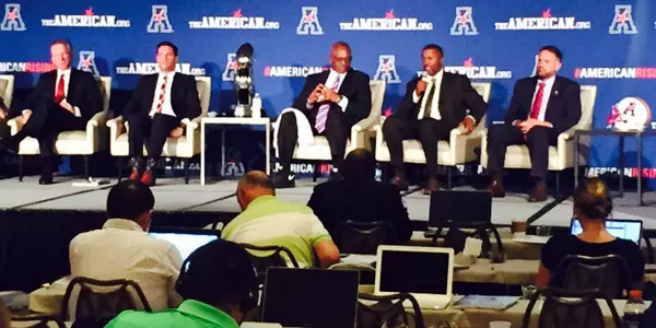 Taggart Gives Bulls a Glowing Report at Media Day