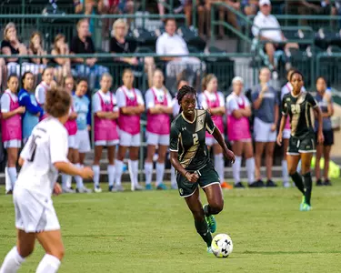 Bulls Rally Against Jaguars to Stay Undefeated