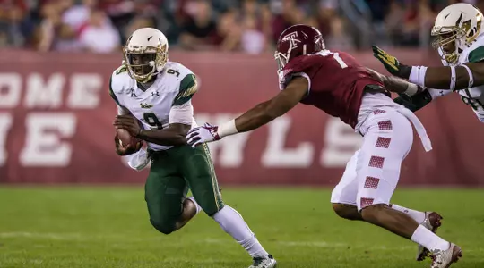 First-Place Bulls Fall at Temple, 46-30