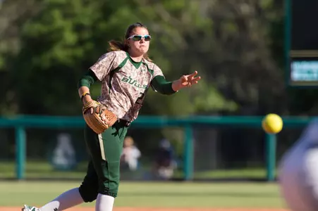 Bulls Outlast Huskies for Series Victory