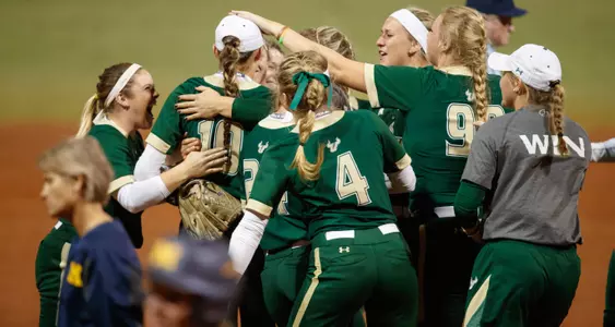 Bulls Down No. 6 Michigan in Cardiac Comeback