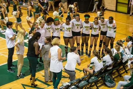 Team huddle vs. Cincinnati