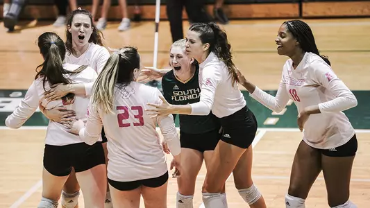 CC & Team Dig Pink 100821 VB v TLN