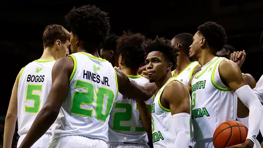 White Slime team huddle 112421 MBB v HAM