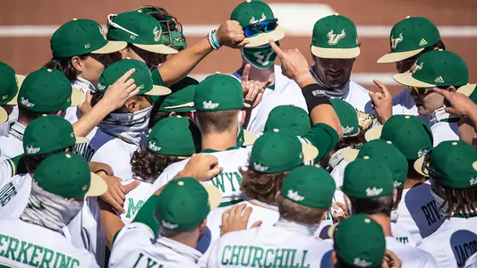 BSB team huddle FGCU21