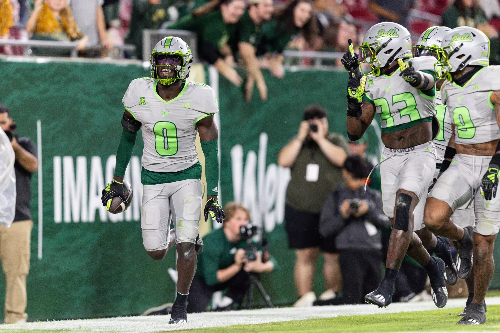 South Florida Bulls during a football game against the University of North Carolina at Charlotte 49ers on November 25, 2023. (Chris Henry/South Florida Football)
Daquan Evans
