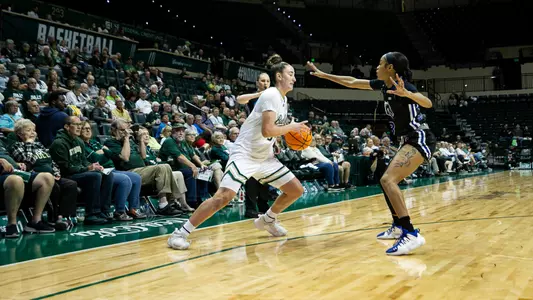 South Florida Bulls during a women's basketball game against the University of Texas at Arlington Mavericks on November 6, 2023. (Joeyannie Etienne/South Florida Athletics)