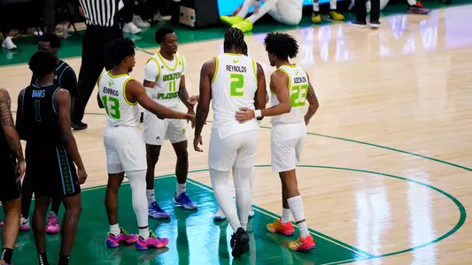 MBB Player Huddle at Tulane