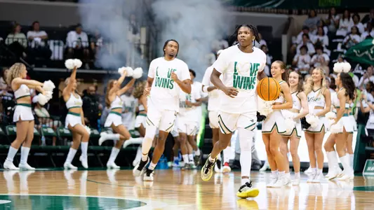 MBB Pregame run out vs. Temple