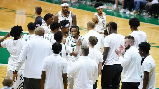 MBB in-game huddle vs Temple