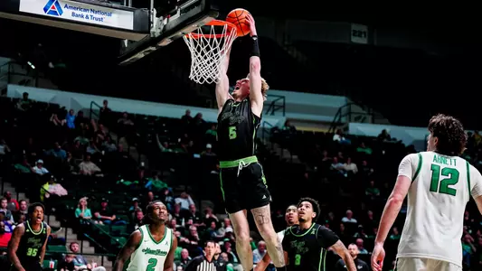 MBB Joseph Pinion Dunk