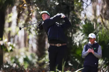 Gunnar Green teeing off