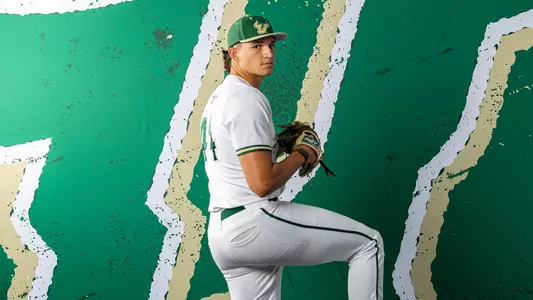 Edwin Alecia, media day posed pitching stance