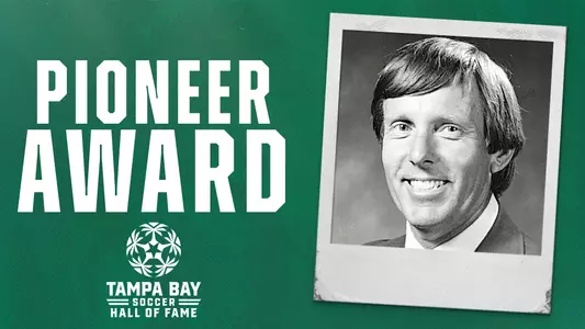 Dan Holcomb receives Pioneer Award