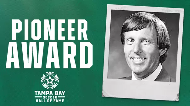 Dan Holcomb receives Pioneer Award