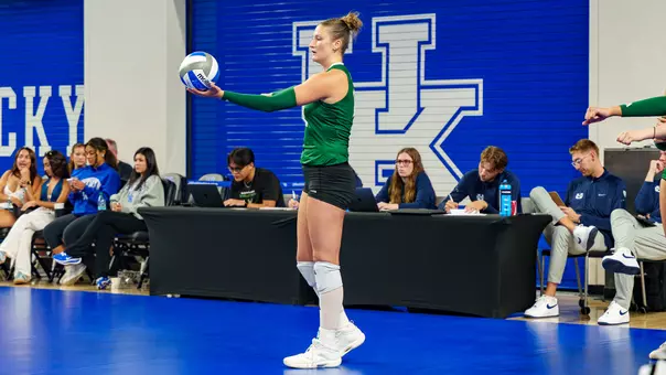 Ameila Wass de Czege serves against No. 3 Kentucky