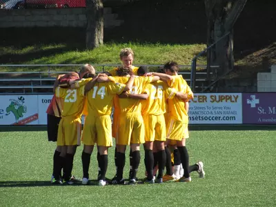 2012 USF Dons Huddle