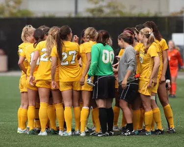 2011 USF Women's Soccer Huddle
