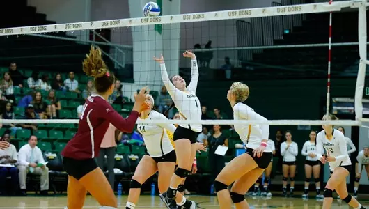 Shannon Levinson with the set