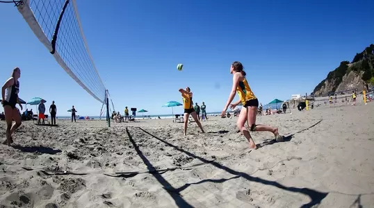 Carly Lowry & Emily Reed vs. Pacific 2017