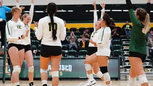 Volleyball celebration 9-7-18 vs Hofstra