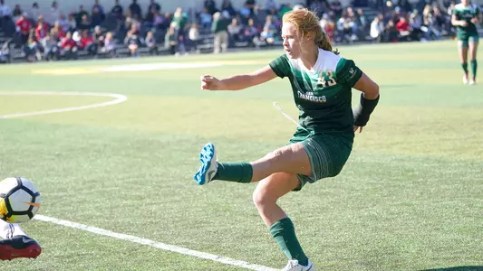 Marie-Marlow-USF-Dons-Womens-Soccer-shot